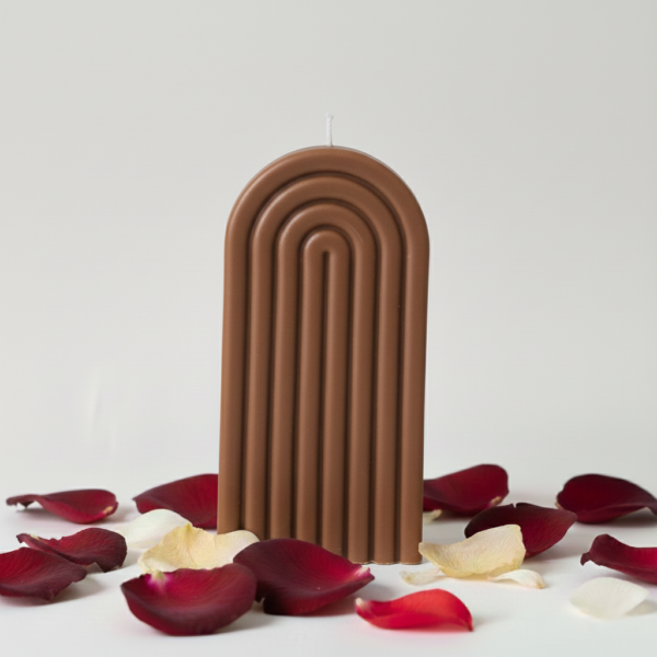 Arch pillar scented candle by Sarang featuring a modern sculptural arch design, handcrafted with premium wax, elegant neutral tone, aesthetic decorative candle for home décor and gifting.